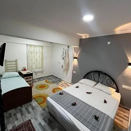 Efemm House