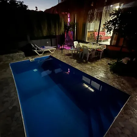 Efemm House شقة *